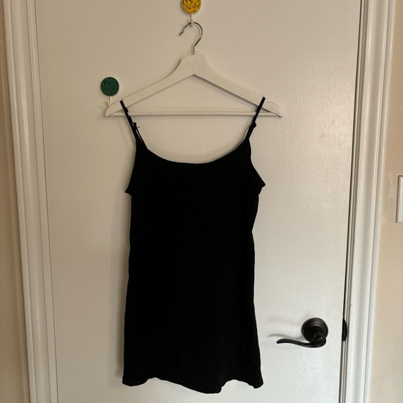 4 tank top bundle $28 - Picture 7 of 8